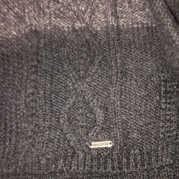 XS hollister knitted sweater - Picture 3 of 4